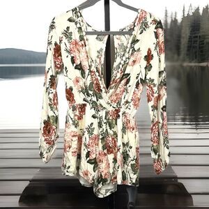 Haute Monde Romper 1‎ Piece Shorts Keyhole Floral Small Cottage Romantic Fairy